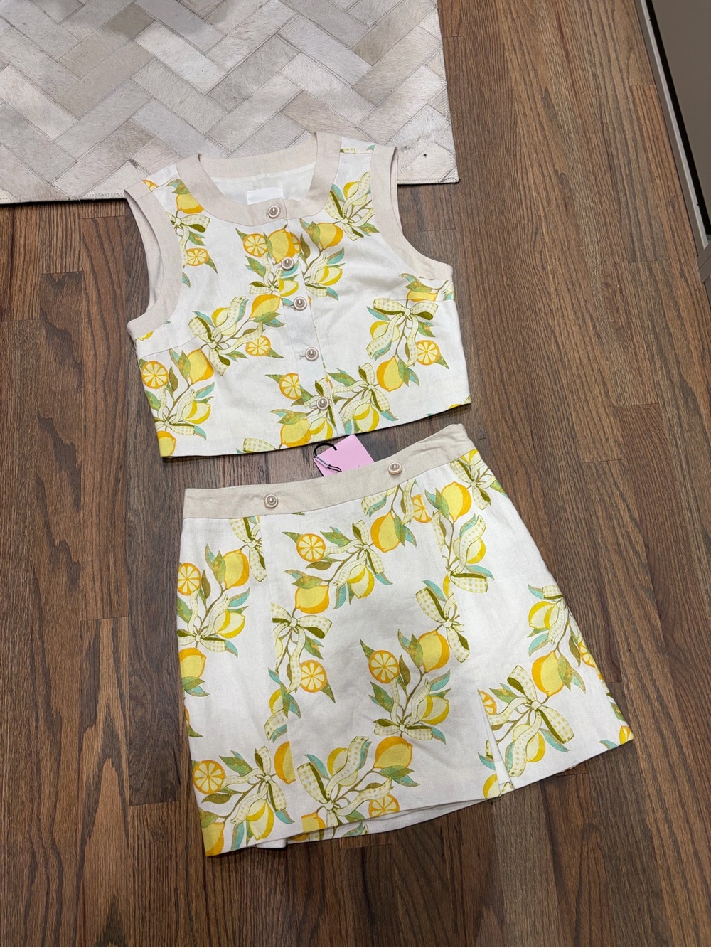 Avec Les Filles Lemon Print White & Yellow Mini Skirt Set